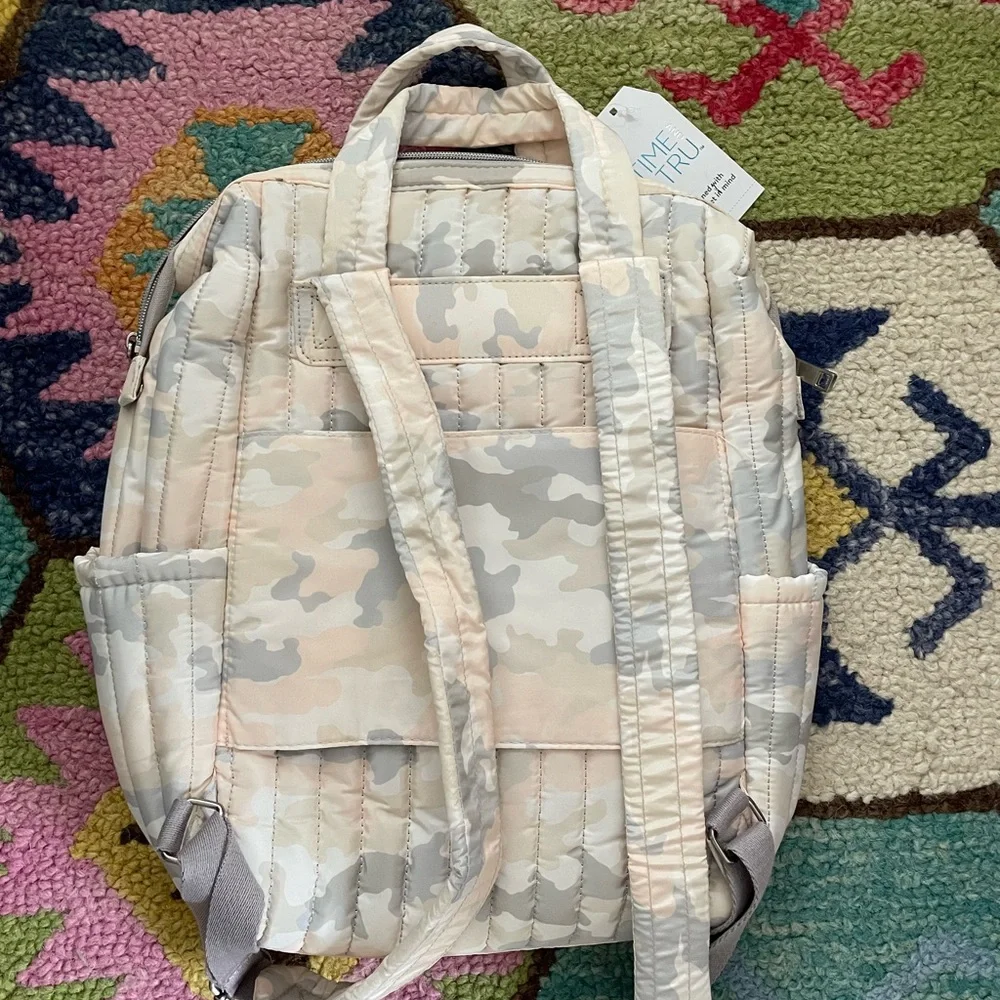 Backpack - Picture 2 of 4